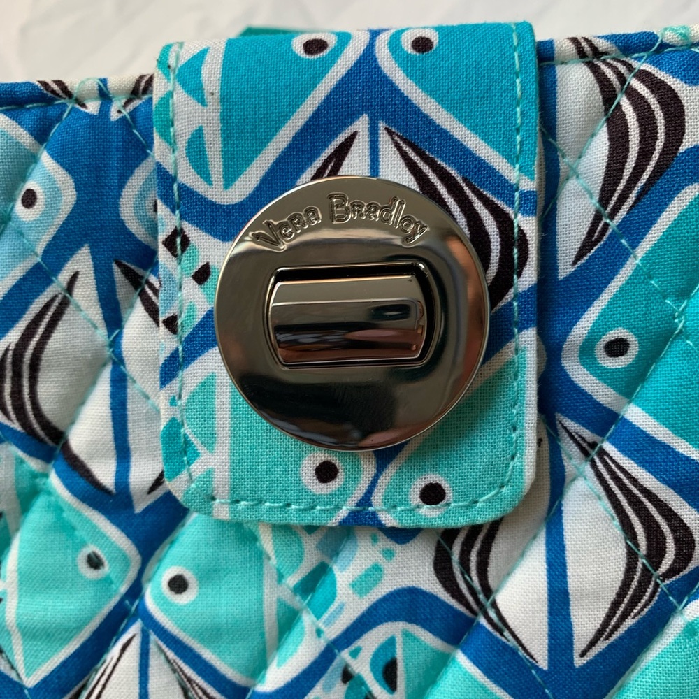 Vera Bradley wallet like New !! - Picture 3 of 7